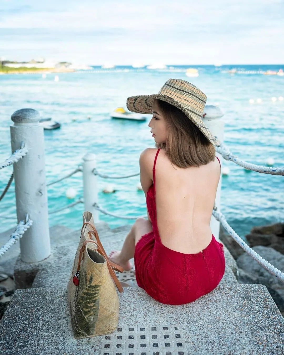 Filipino Beauty Blogger Kryz Uy, Beautiful Scenery and Beautiful Woman in Full View photo 4