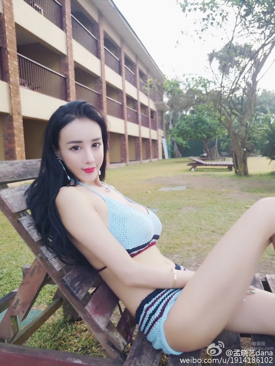 宅男女神孟曉藝 微博時尚性感私房照 25