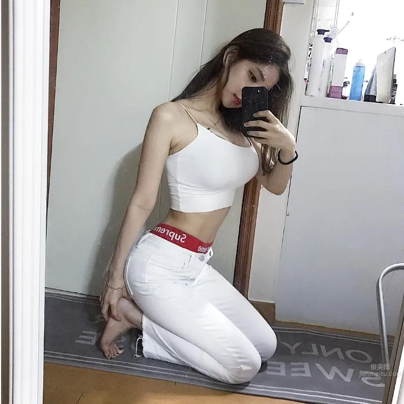 Korean Super Beauty Mi Ryeong Won, Perfect Curves Conquer Netizens photo 22