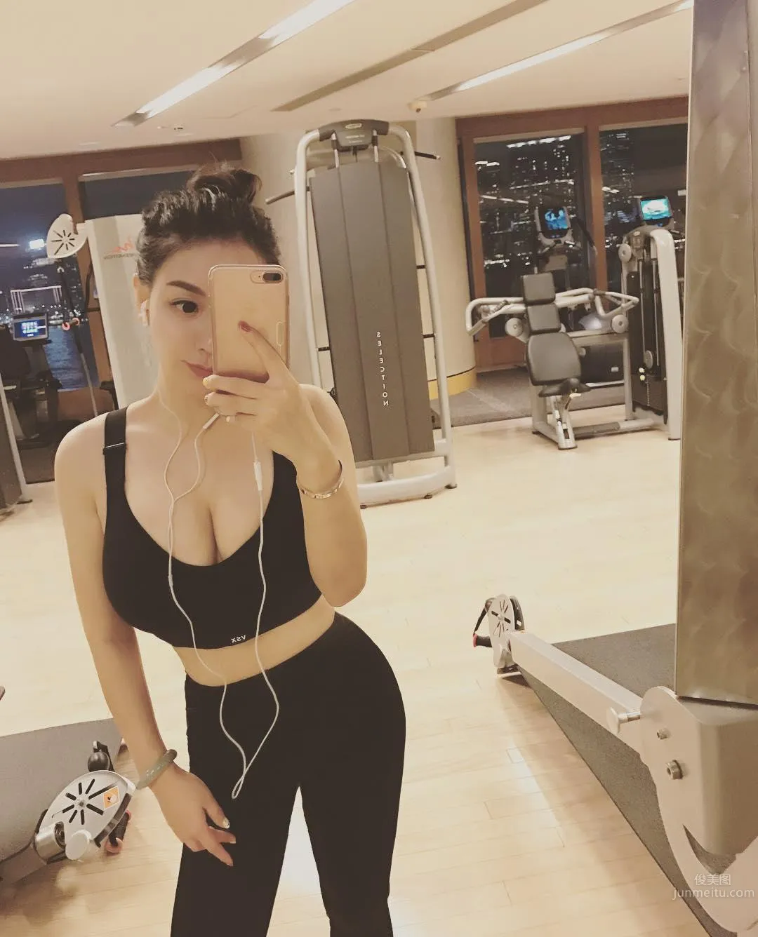 Taiwan Yoga Girl Wang Weiya, Unbelievably Hot Figure photo 25