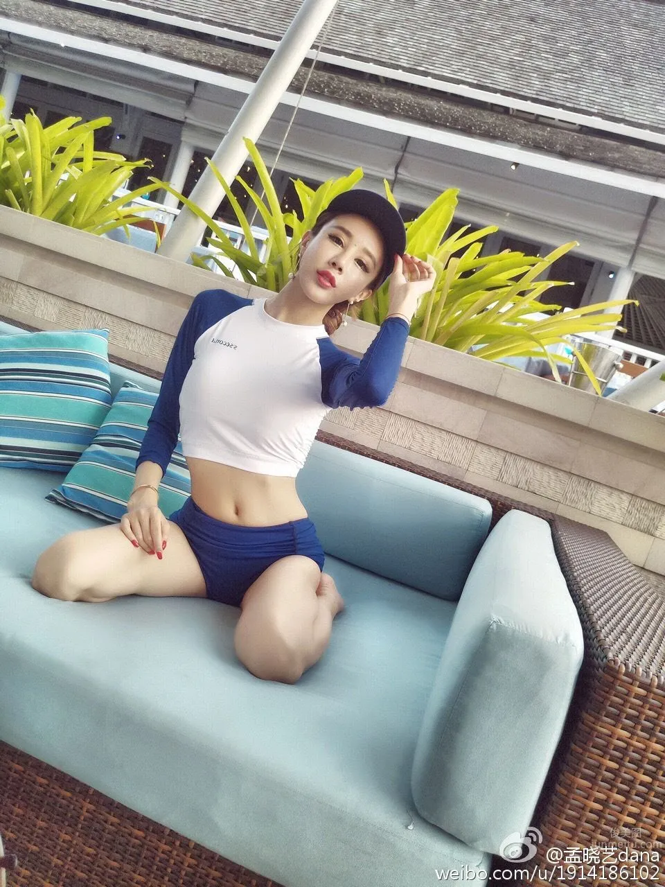 宅男女神孟曉藝 微博時尚性感私房照 29