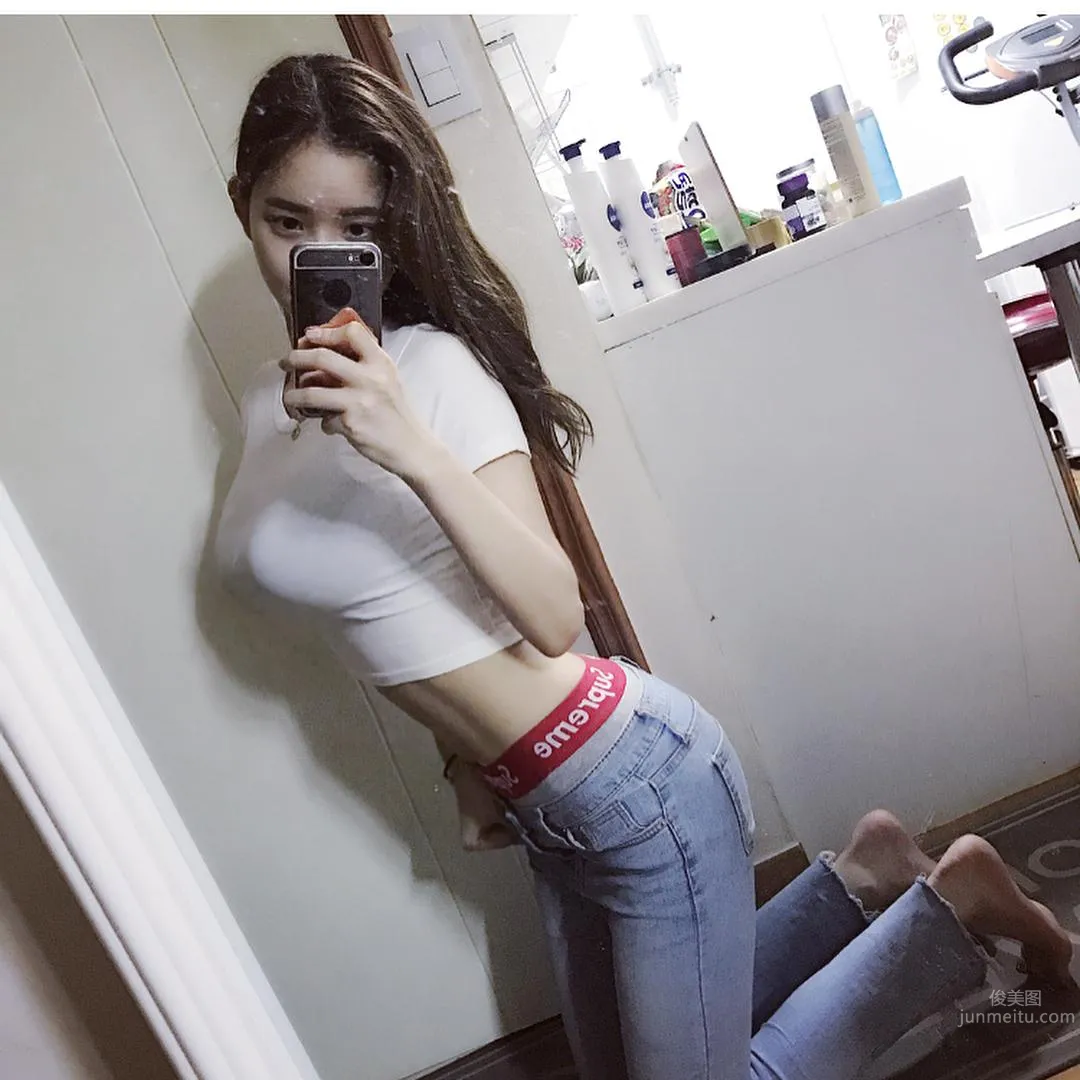 Korean Super Beauty Mi Ryeong Won, Perfect Curves Conquer Netizens photo 6