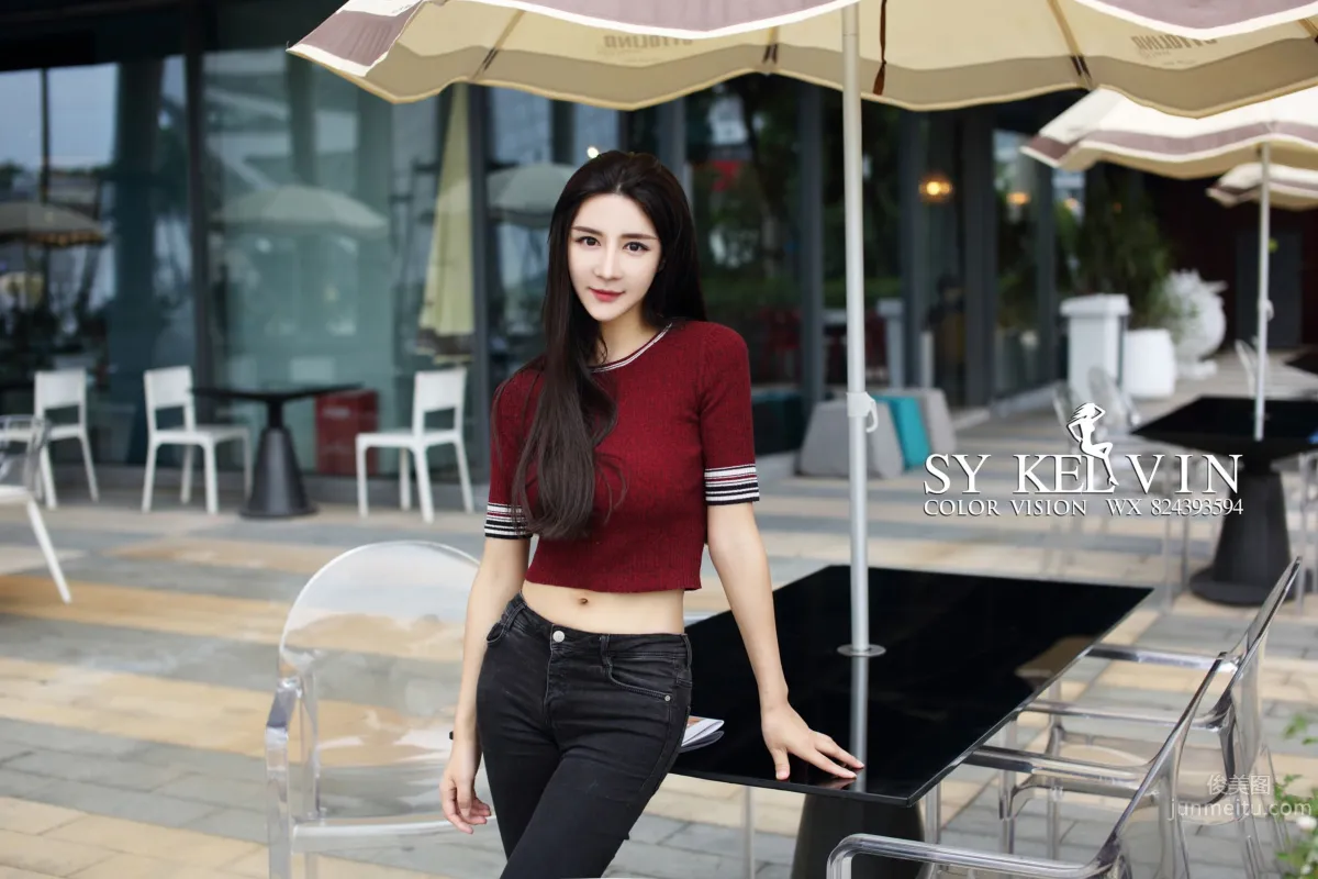 Mixed-Race Beauty Yi Lina, Aesthetic Street Snap Shows Elegance photo 8