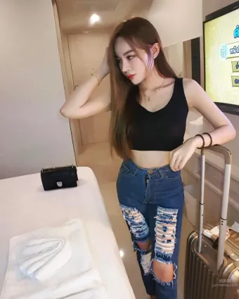 油膩的妹子Carmen Wen 待她長發及腰娶她可好？