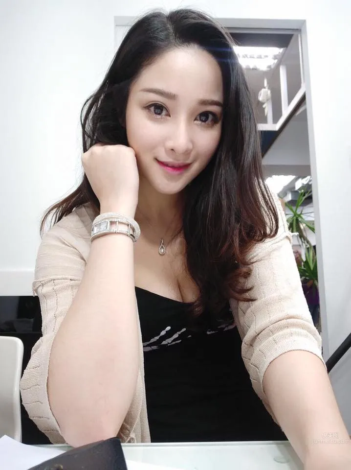 Charming Little Sprite Xun Zi, Sexy Waist and Natural Beauty photo 15