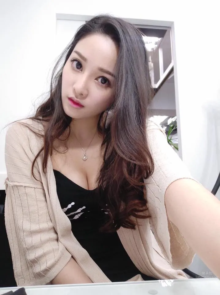 Charming Little Sprite Xun Zi, Sexy Waist and Natural Beauty photo 14