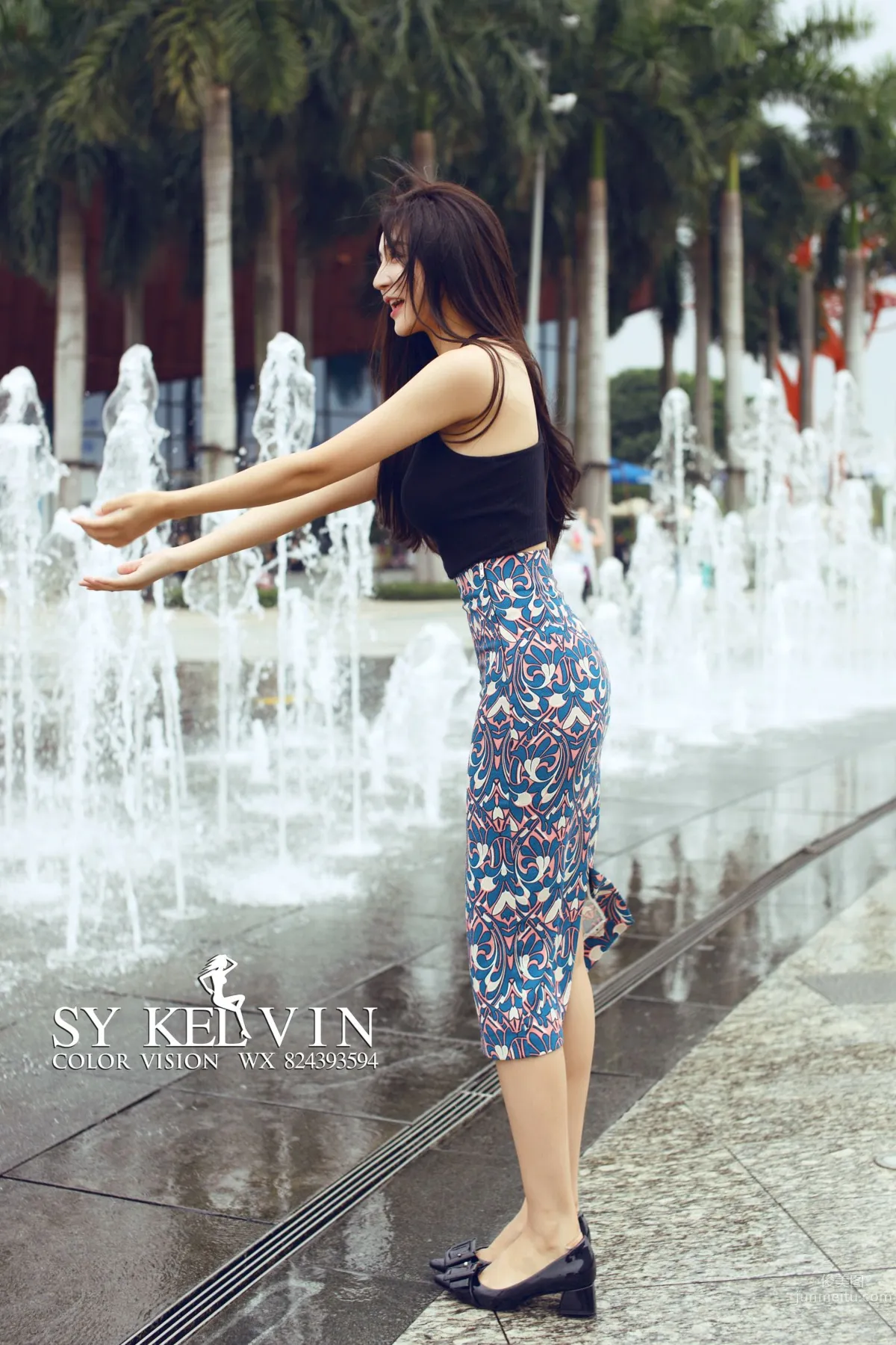 Mixed-Race Beauty Yi Lina, Aesthetic Street Snap Shows Elegance photo 11