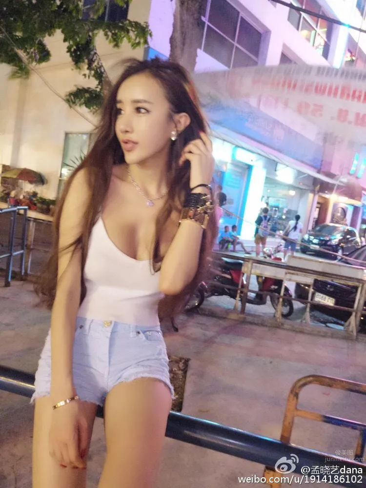 宅男女神孟曉藝 微博時尚性感私房照 35