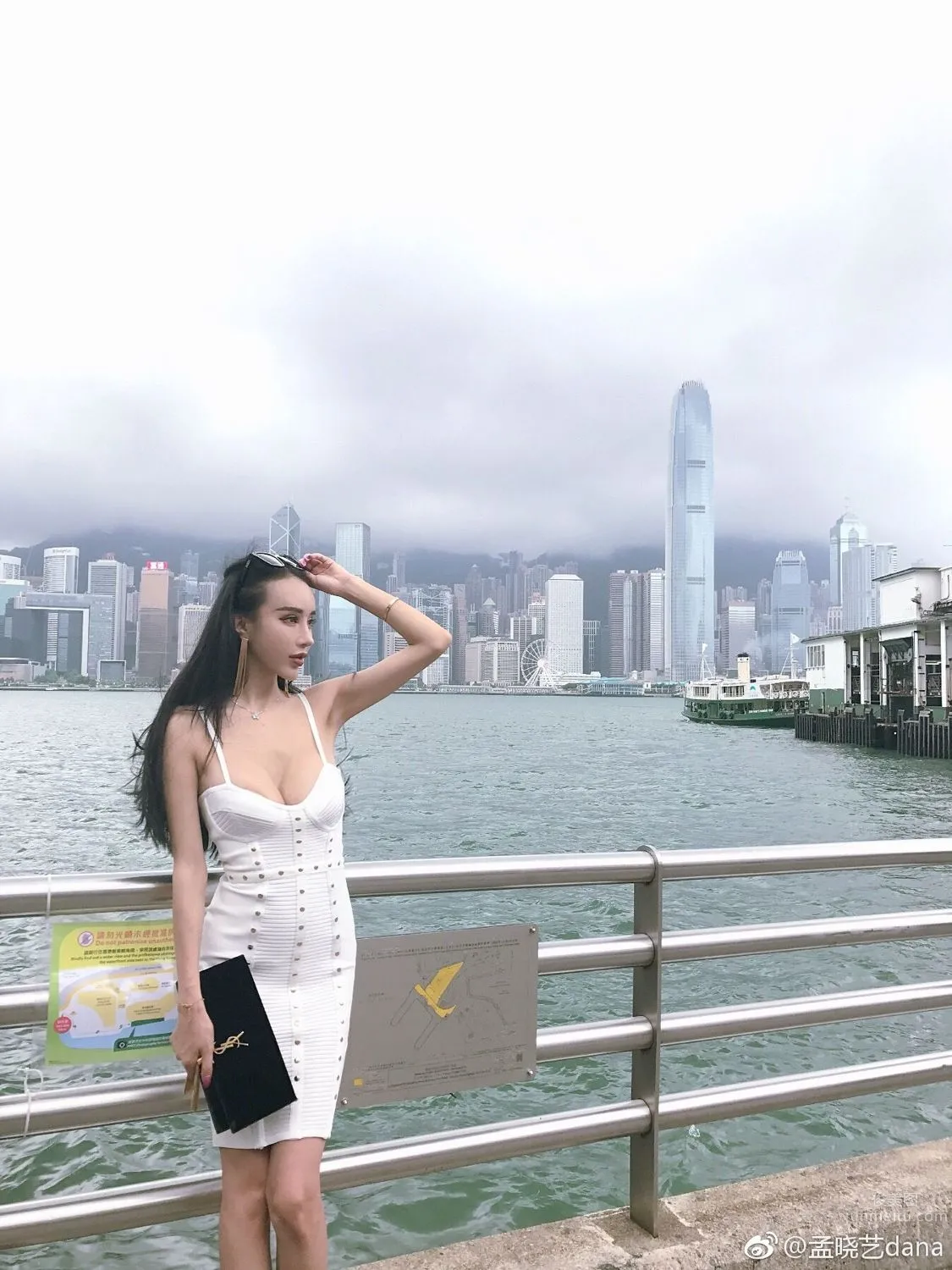 宅男女神孟曉藝 微博時尚性感私房照 4