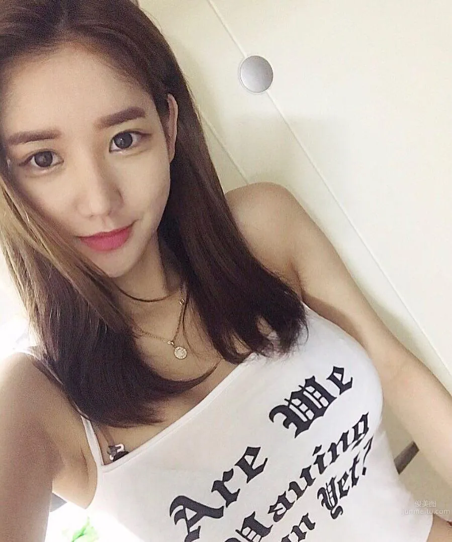 Korean Super Beauty Mi Ryeong Won, Perfect Curves Conquer Netizens photo 7
