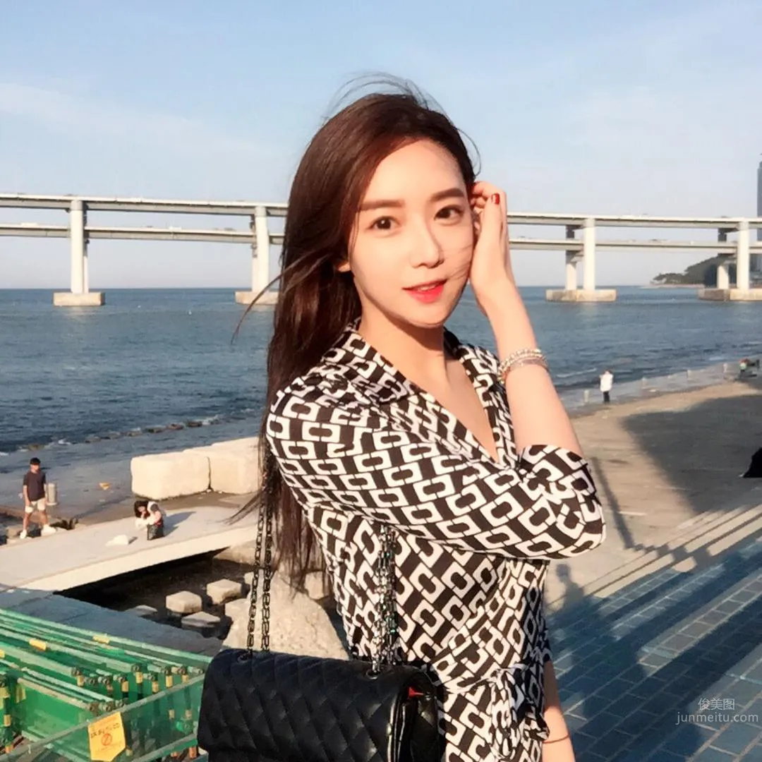 韓國正妹박매력 泳池秀完美身材 8