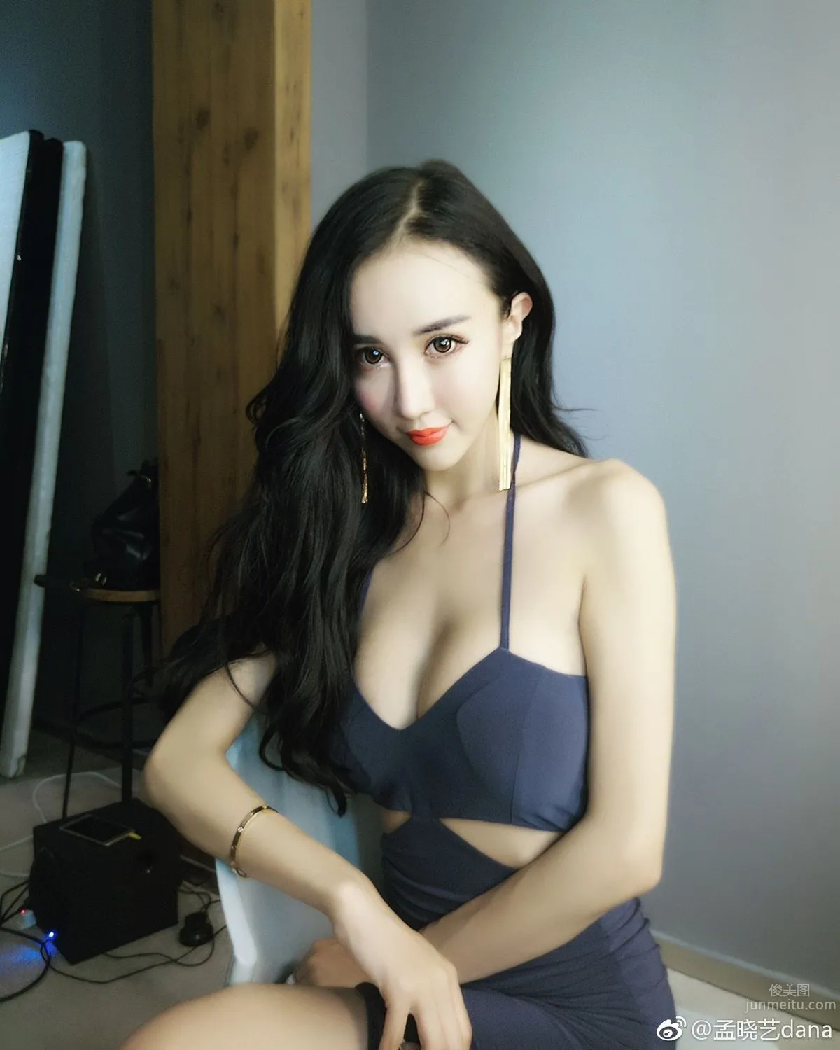 宅男女神孟曉藝 微博時尚性感私房照 2