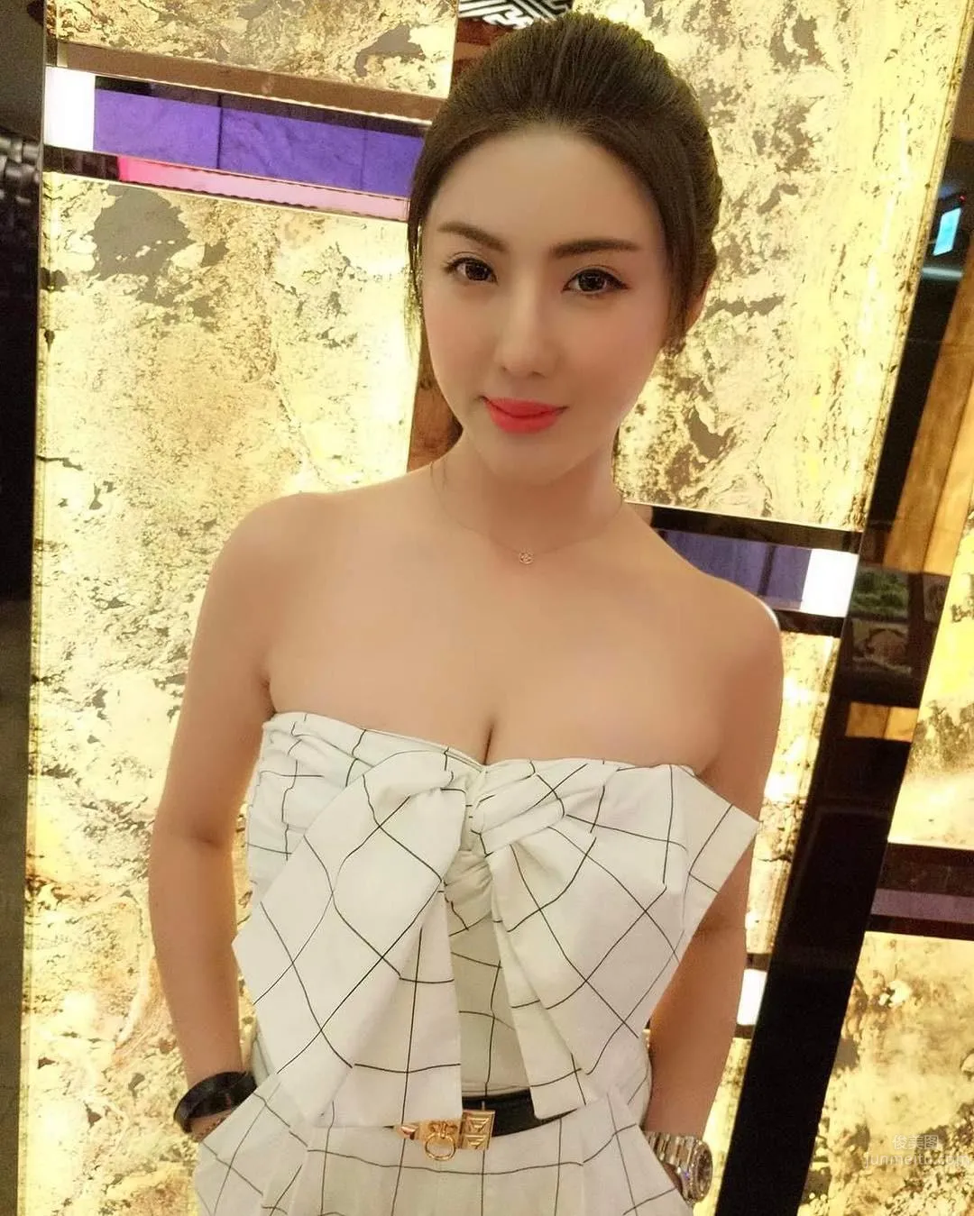 Taoyuan BBQ Restaurant Pretty Female Customer, Amazing Figure Makes People Stare photo 15