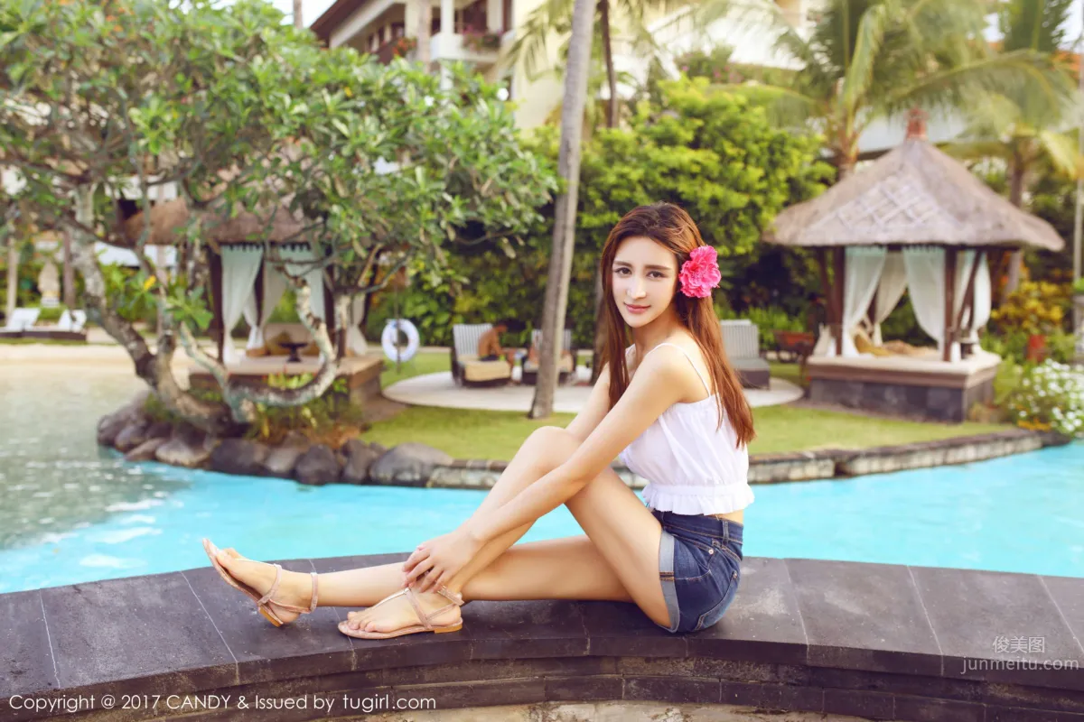 Mixed-Race Model Yi Lina, Lotus Emerging from Water, Refined Beauty photo 4