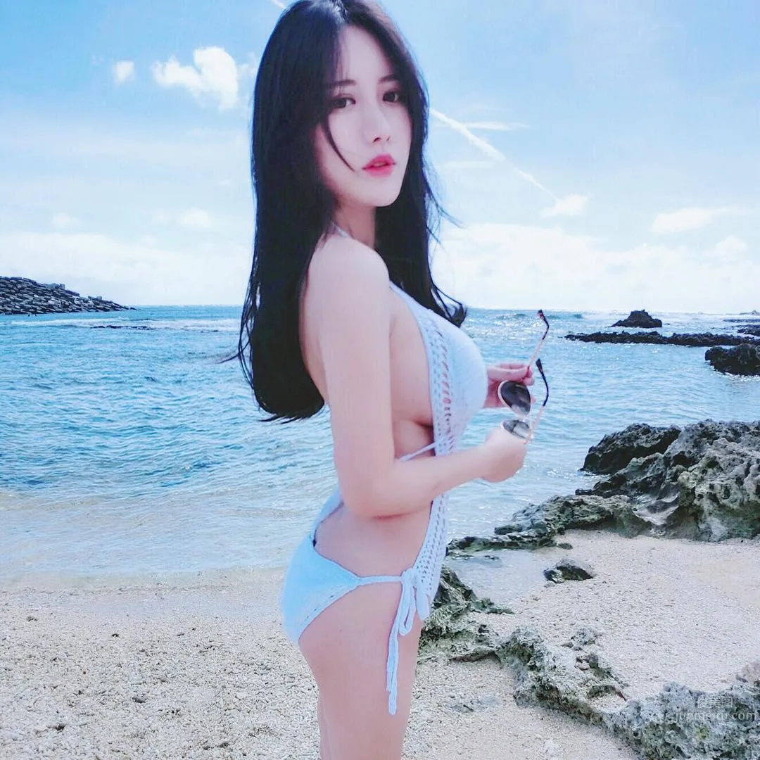 台灣辣妹張瑜庭 海灘比基尼的炸裂感 6