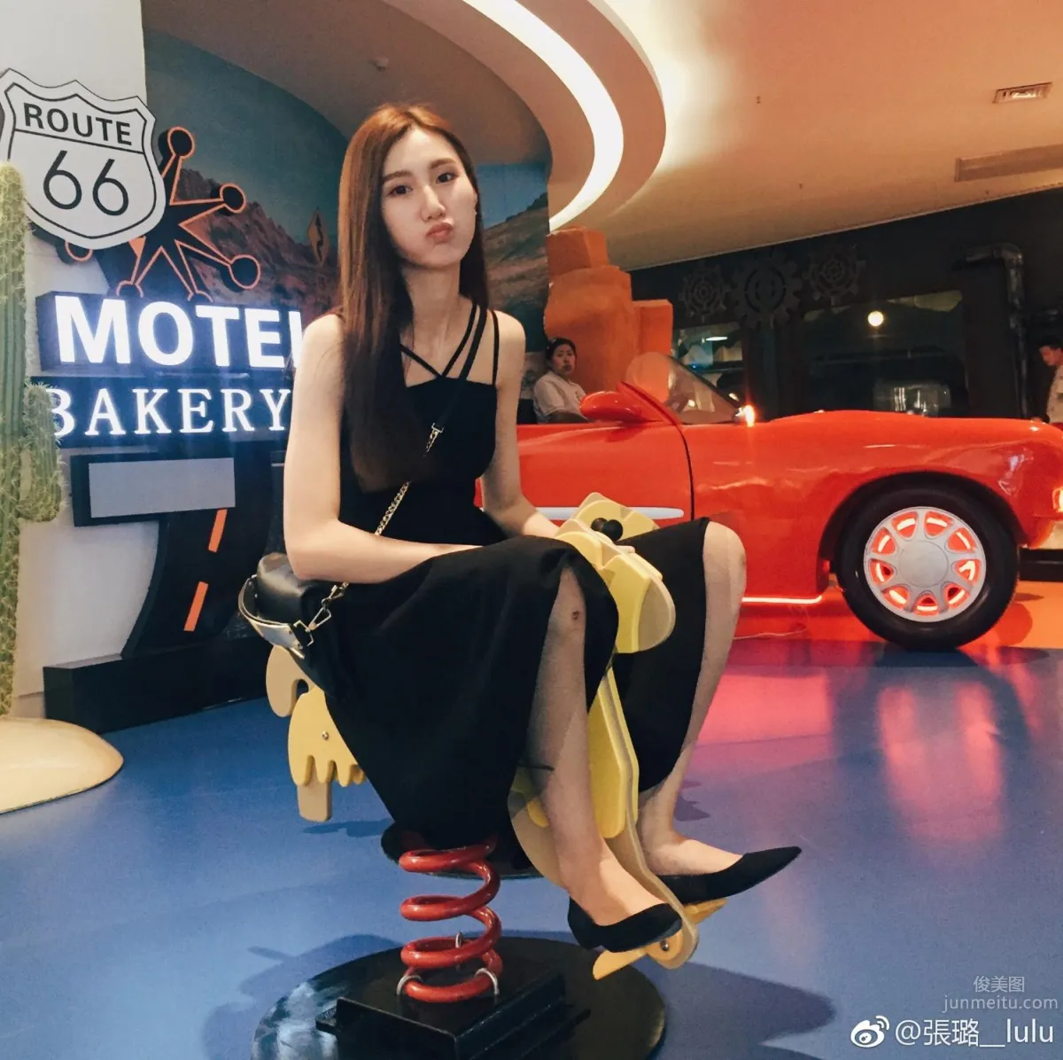 Long-Legged Beauty Zhang Lu lulu Weibo Elegant Private Shoot photo 25