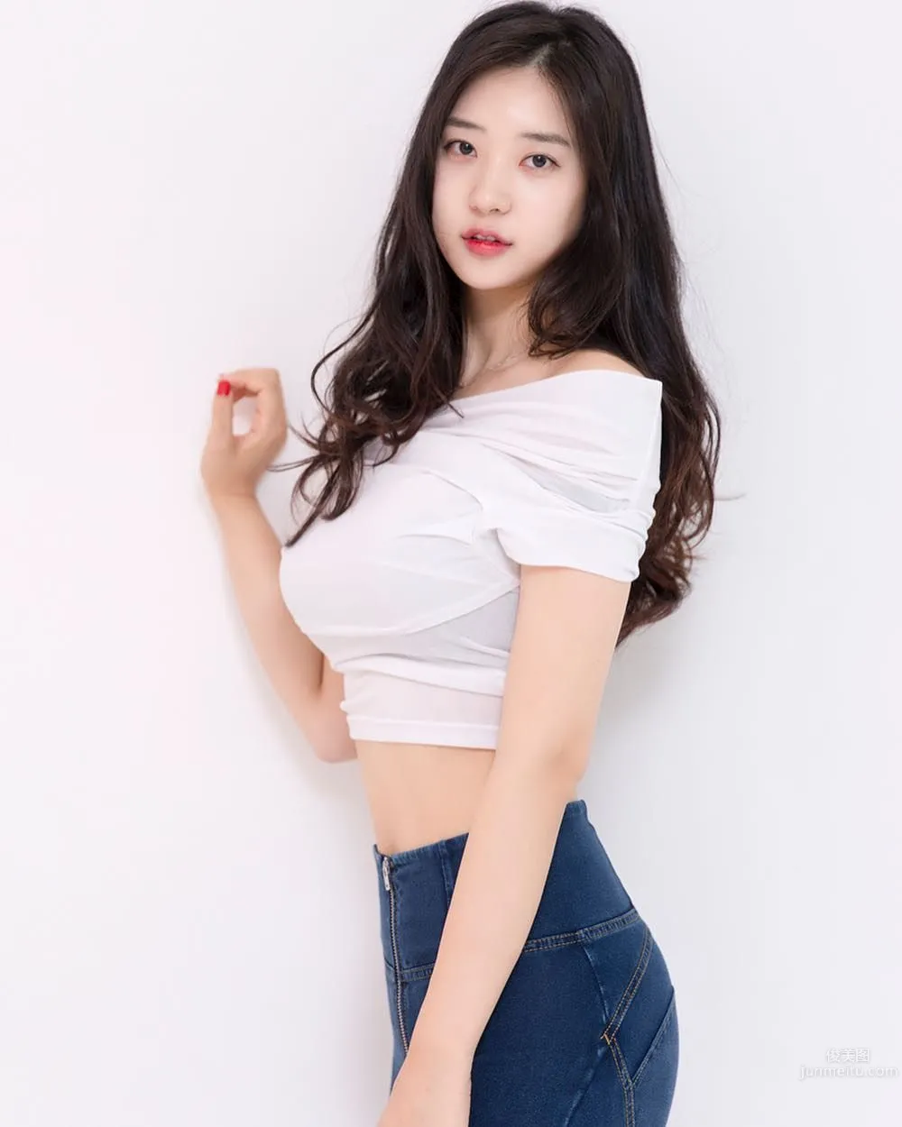 Shin Jae Eun: One Piece photo 18