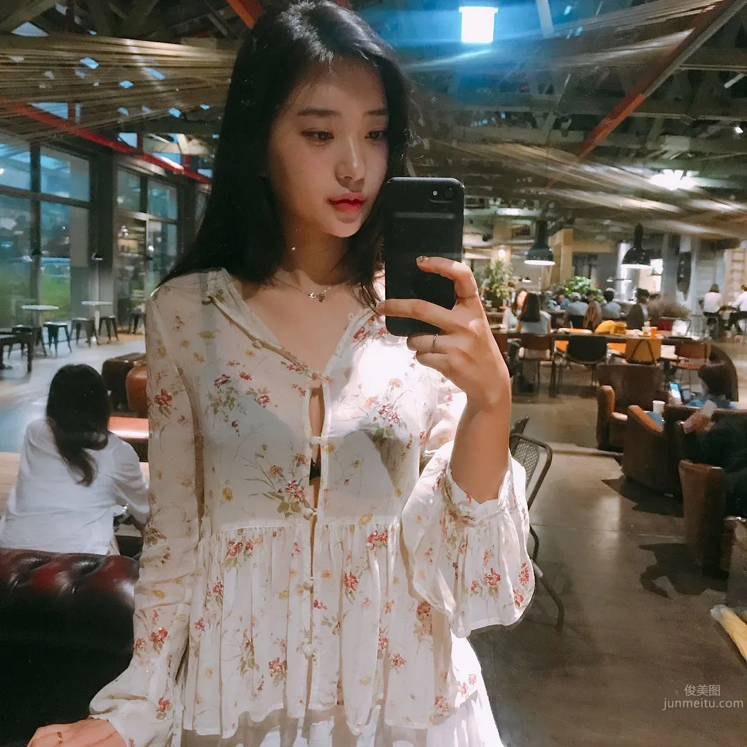 Shin Jae Eun: One Piece photo 23