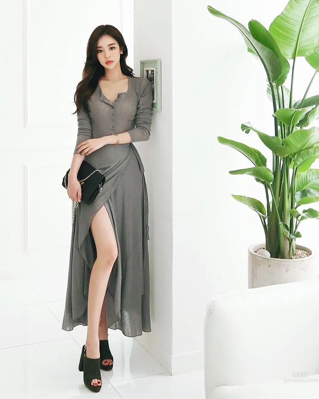 Korean Online Shop Model Park Da Hyun, Tall and Elegant photo 5