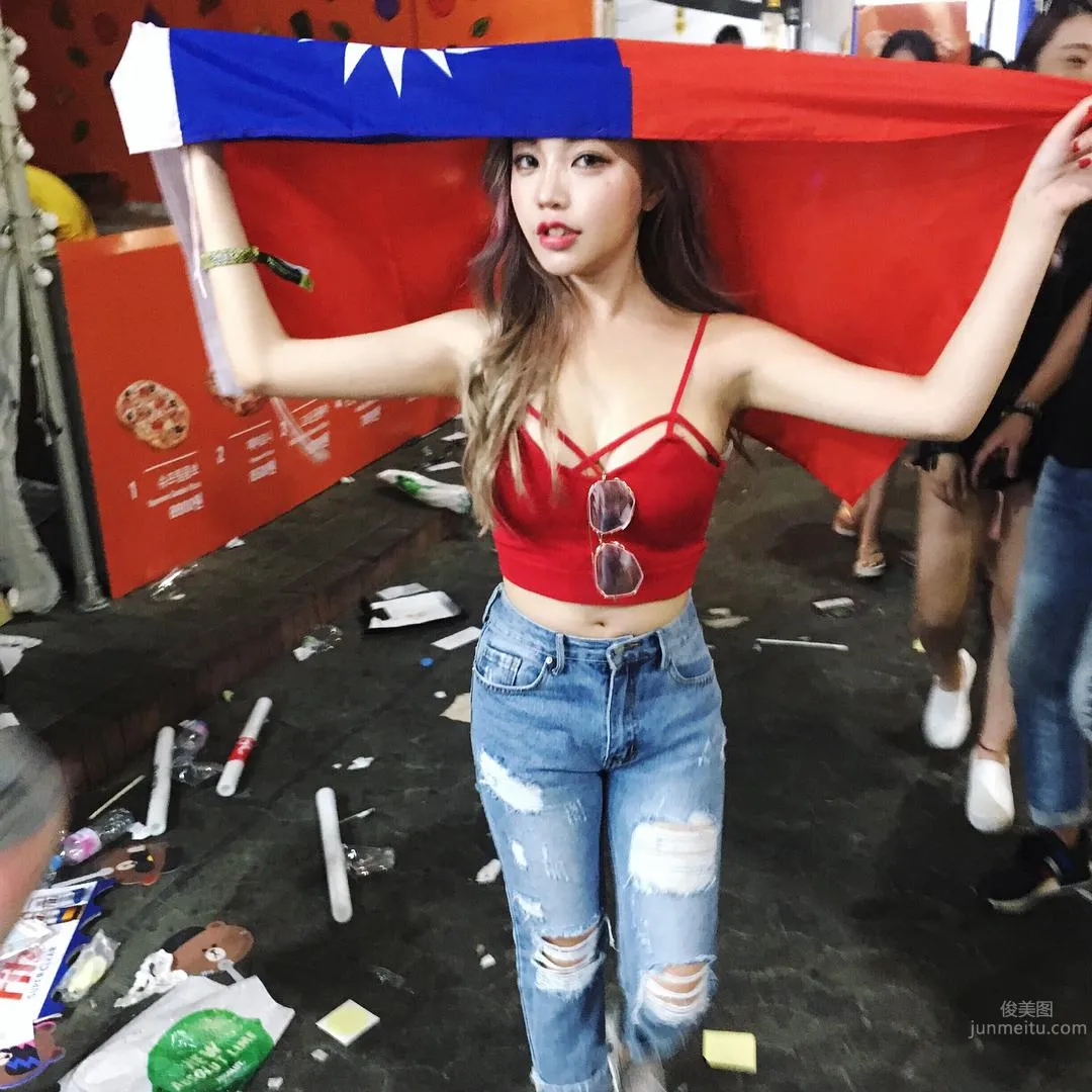 Taiwan Cute Girl Huang Lin Latest Playful Instagram Private Shoot photo 16