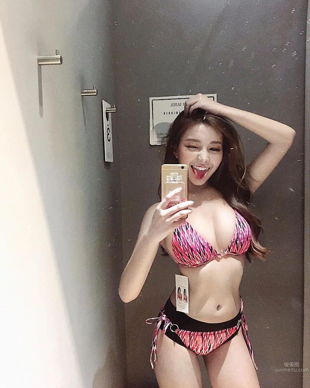 Taiwan Cute Girl Huang Lin Latest Playful Instagram Private Shoot photo 4