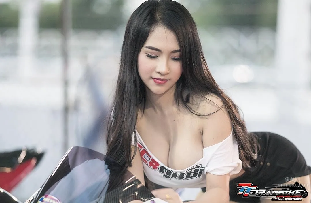 泰國網紅正妹JaJar 超性感工地女 25