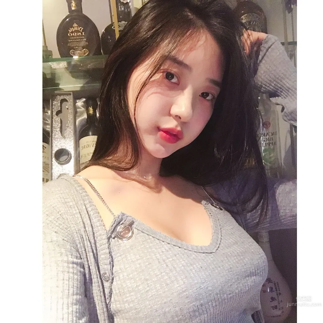Shin Jae Eun: One Piece photo 26