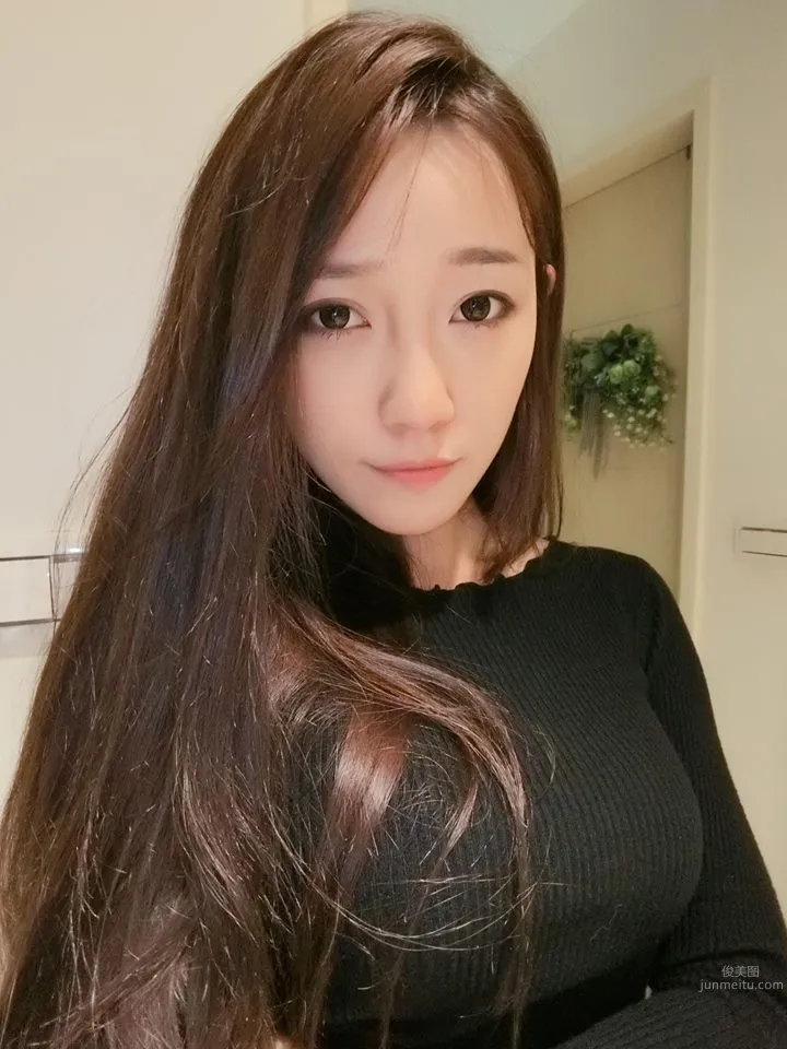 Beauty Liu Xuan Drinking Milk in the Car, Netizens: Sweet and Charming photo 18