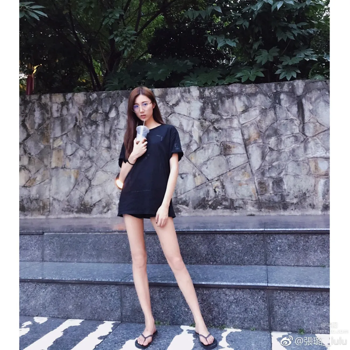 Long-Legged Beauty Zhang Lu lulu Weibo Elegant Private Shoot photo 19