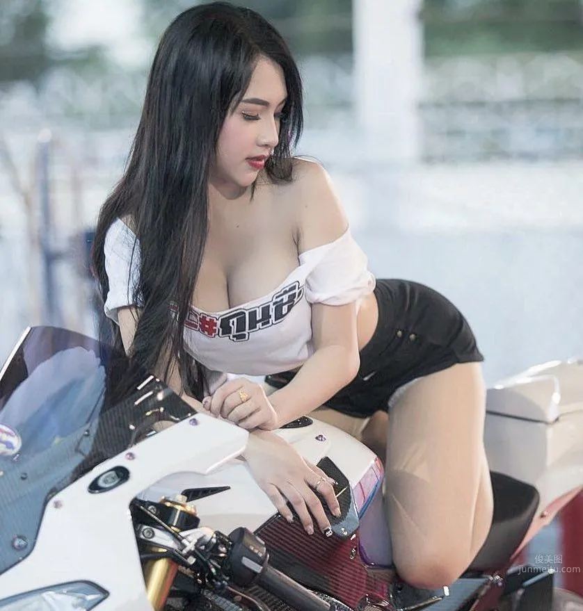 泰國網紅正妹JaJar 超性感工地女 26