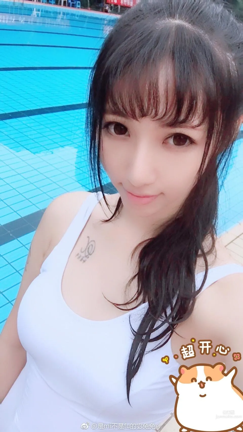 軟妹子宓兔兔er 微博私房定制寫真 19