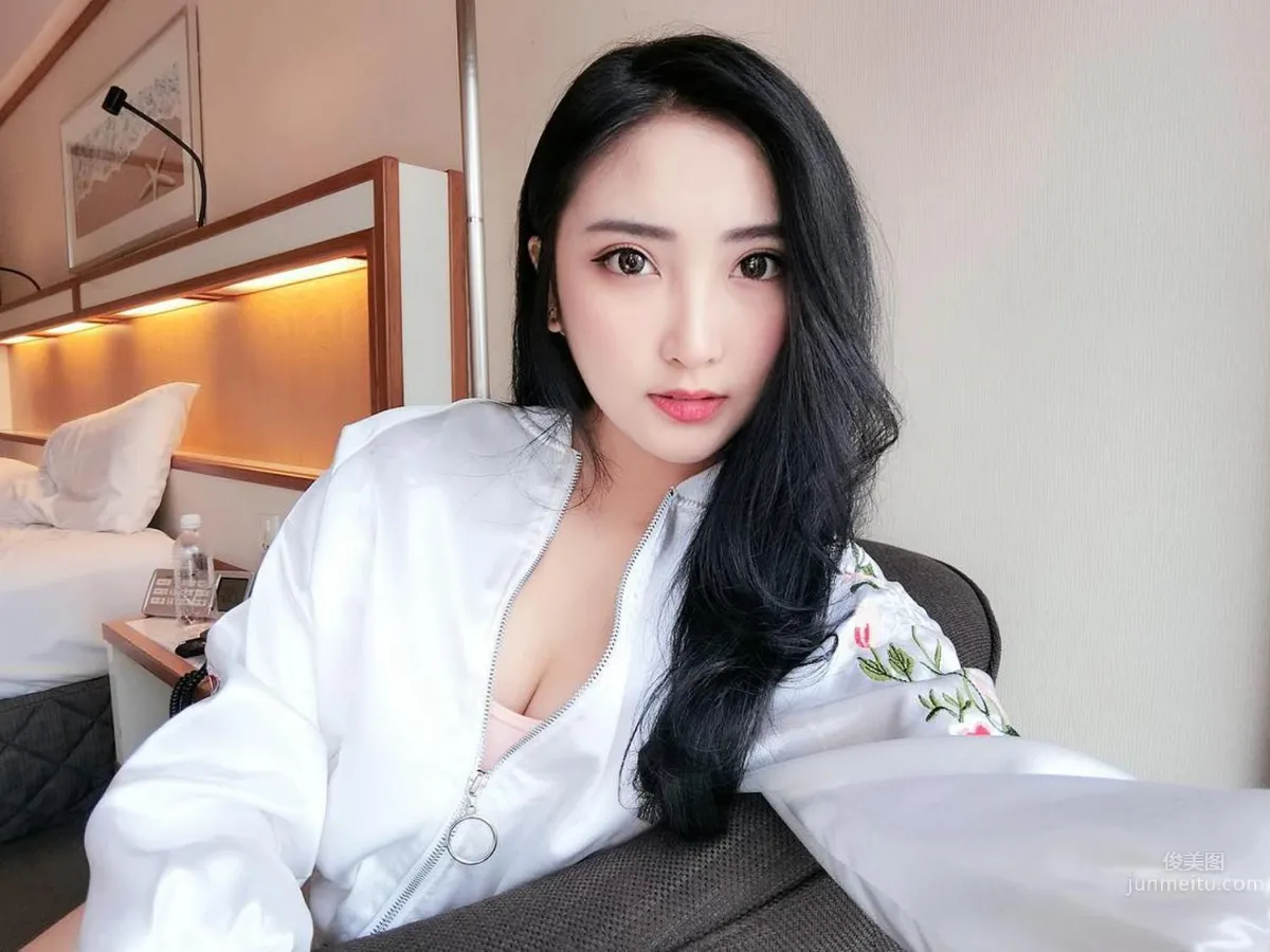 新加坡美眉谭凯琳 身材与气质都完美无缺_39