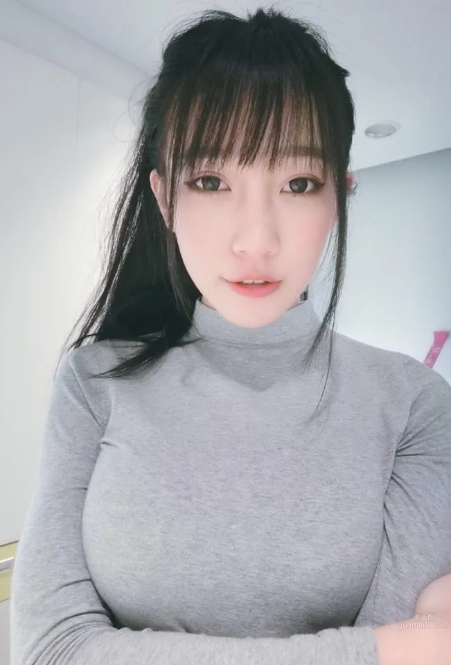 Beauty Liu Xuan Drinking Milk in the Car, Netizens: Sweet and Charming photo 20