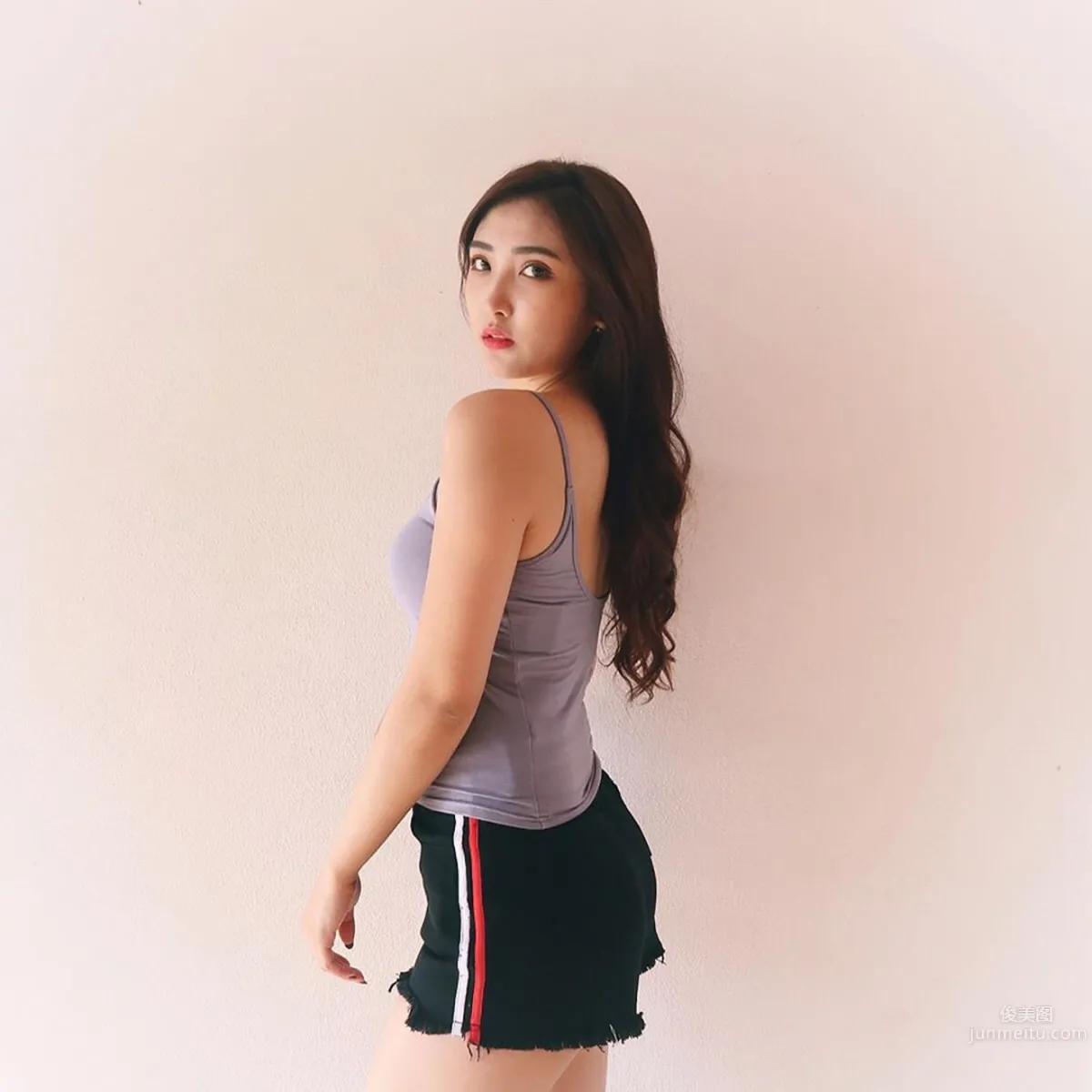 新加坡美眉譚凱琳 身材與氣質都完美無缺 25