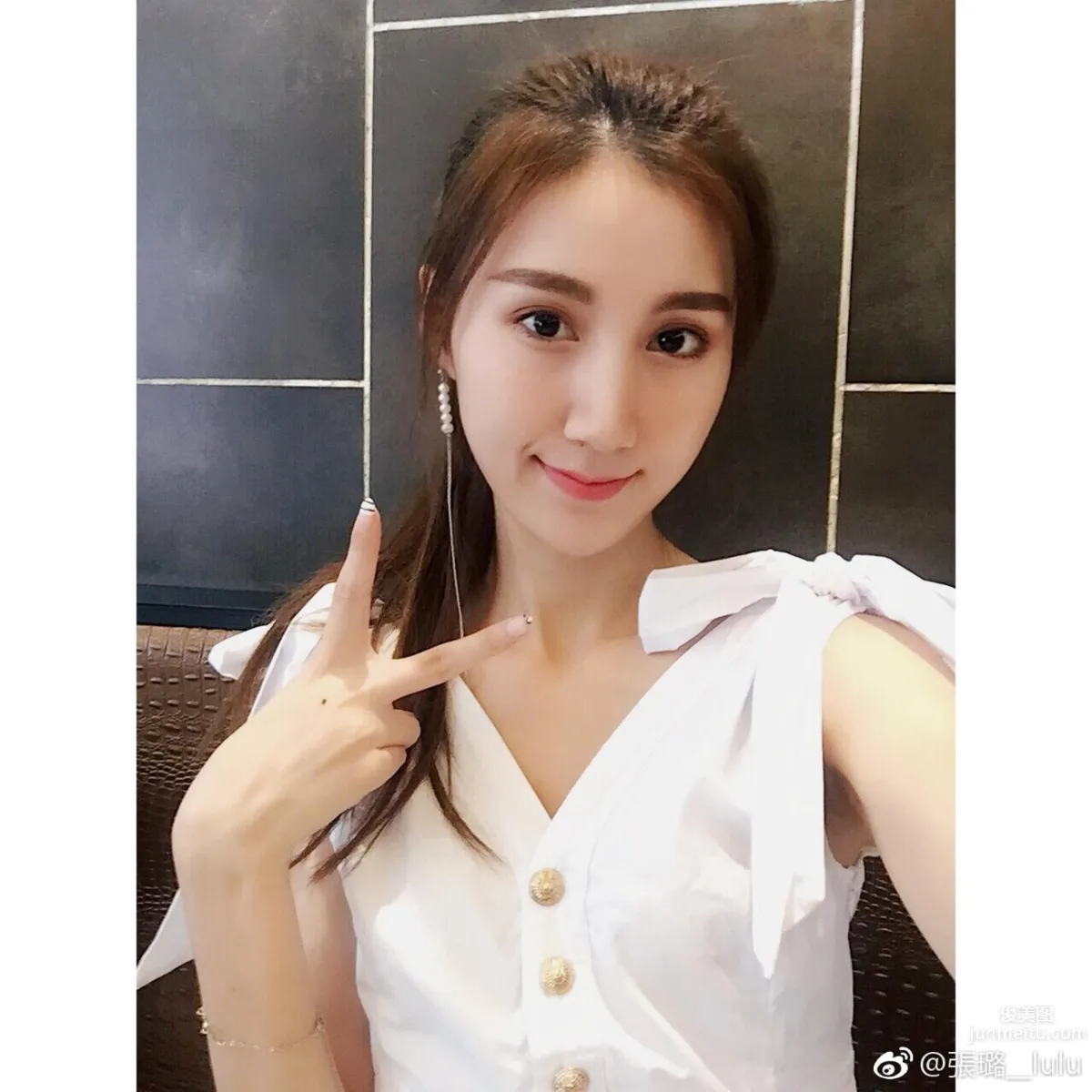 Long-Legged Beauty Zhang Lu lulu Weibo Elegant Private Shoot photo 13