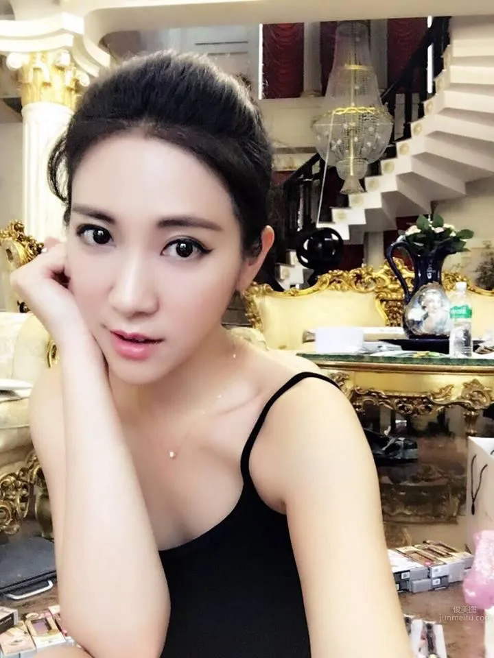 AnnaBelle Huang- 追求性感但脾气稍差的狐狸精_11