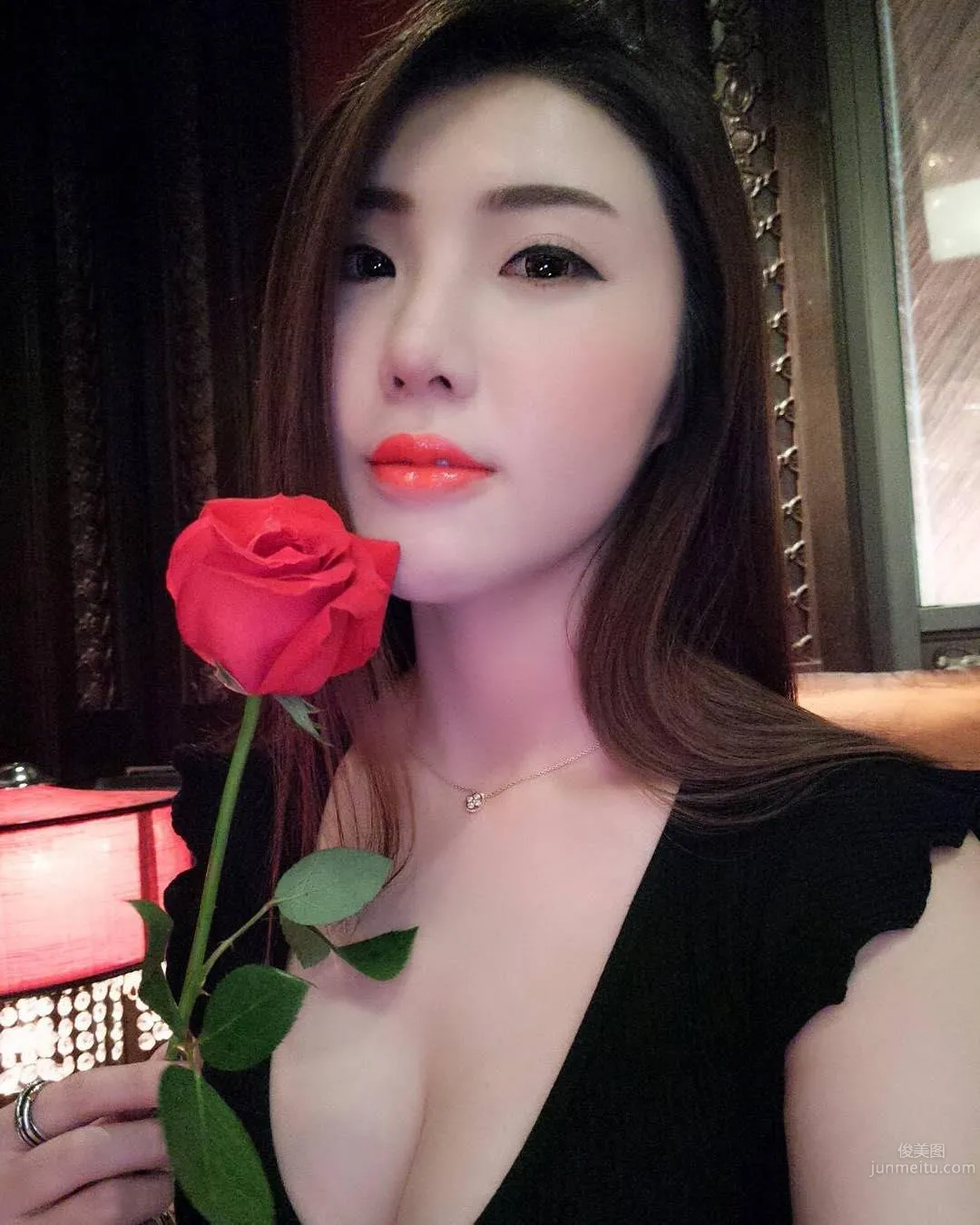 Taoyuan BBQ Restaurant Pretty Female Customer, Amazing Figure Makes People Stare photo 20