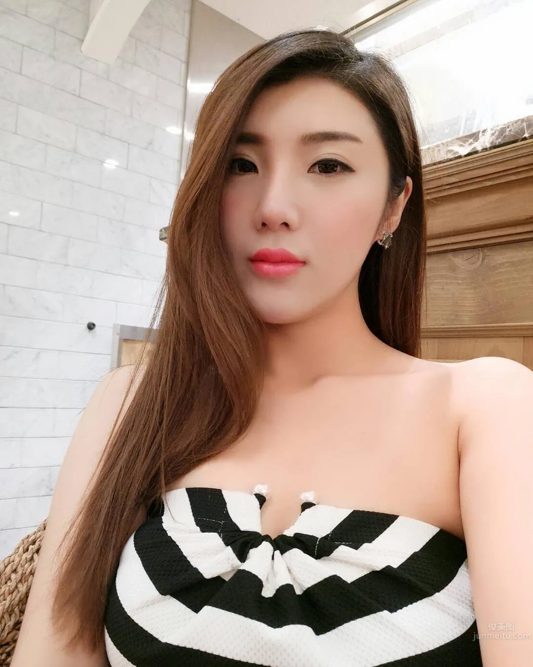 Taoyuan BBQ Restaurant Pretty Female Customer, Amazing Figure Makes People Stare photo 21