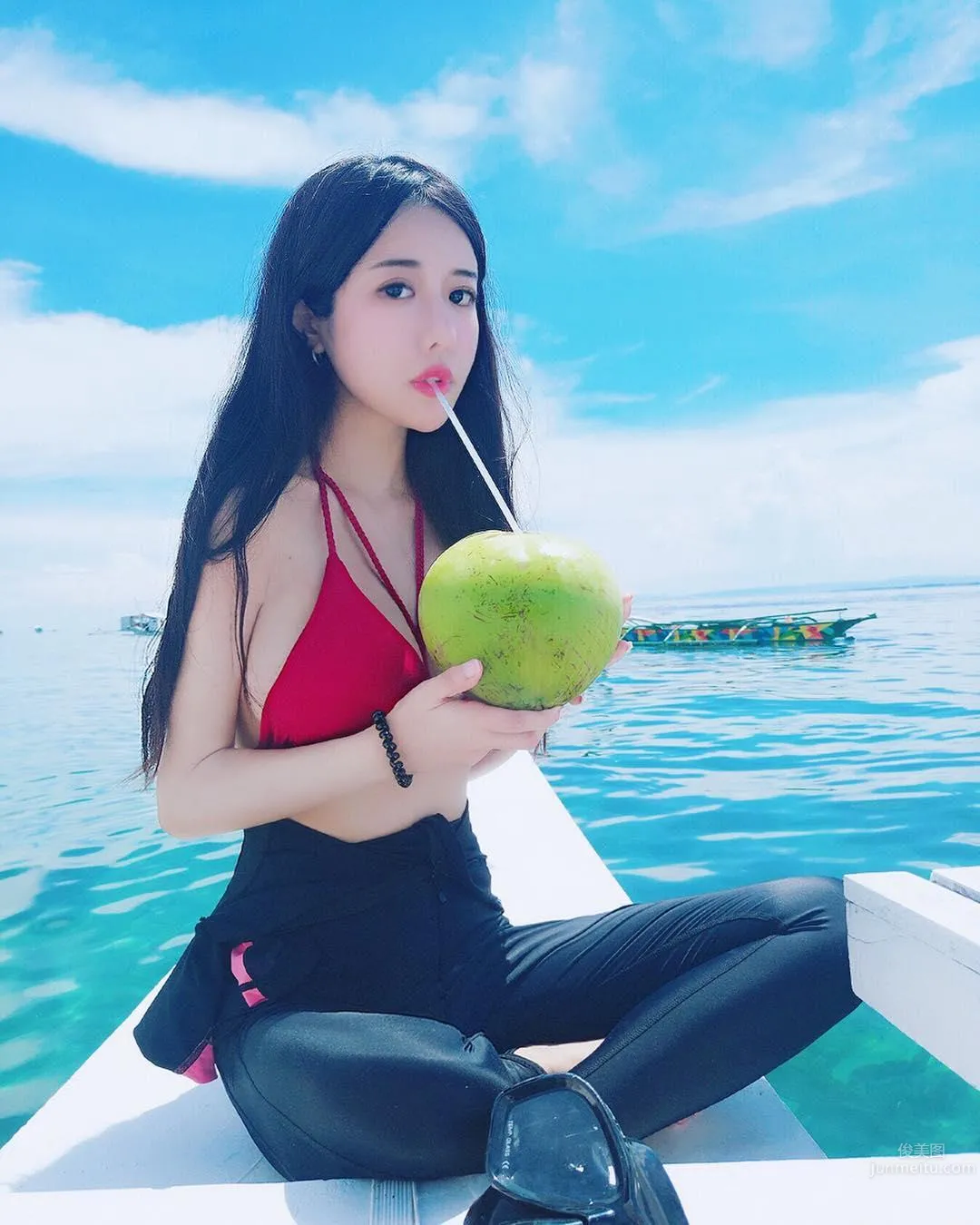 台灣辣妹張瑜庭 海灘比基尼的炸裂感 28