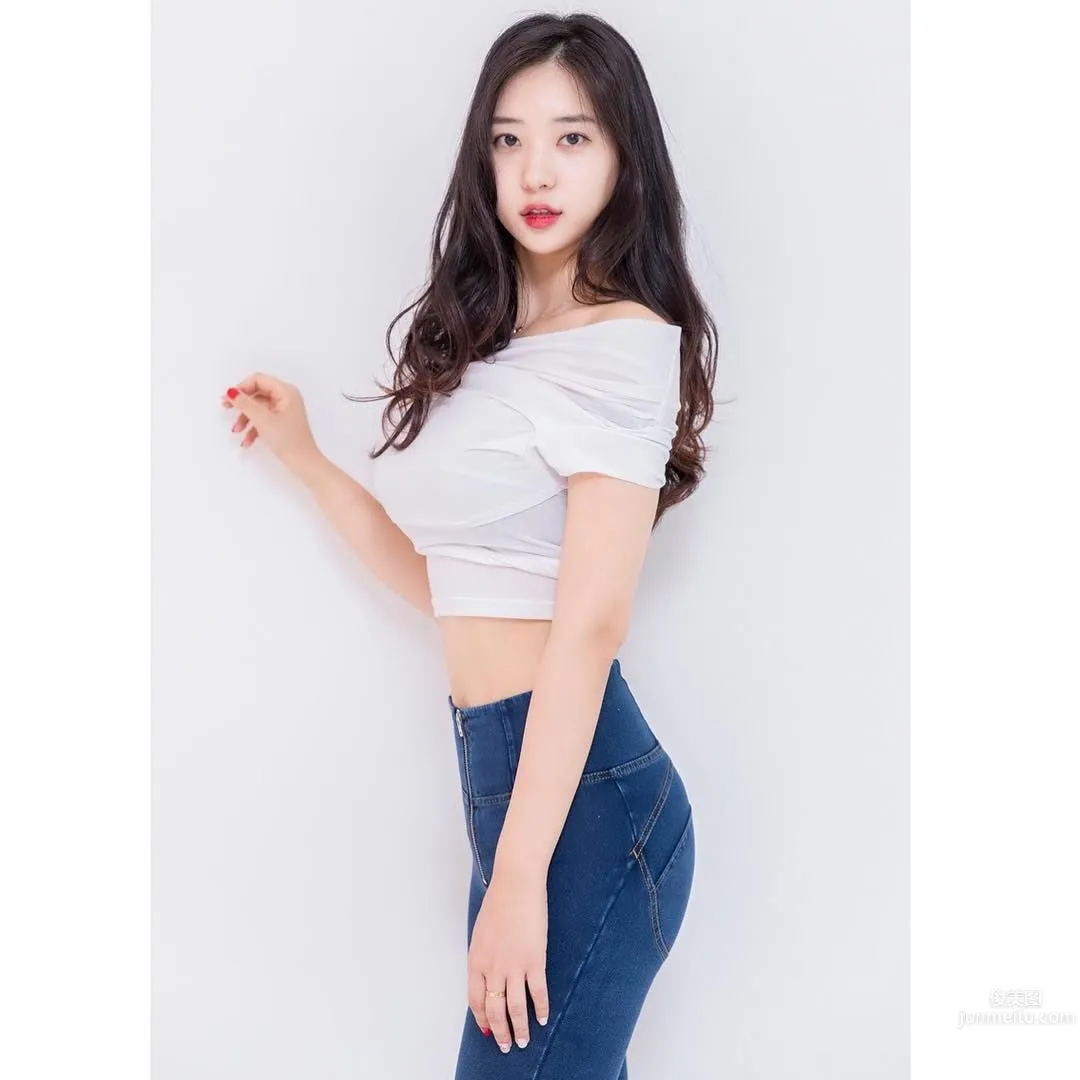 Shin Jae Eun: One Piece photo 19