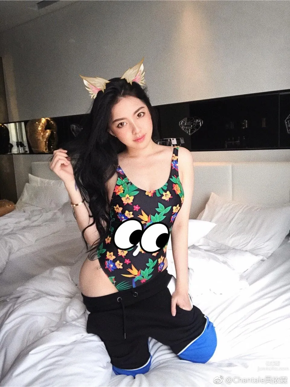 《hello!女神》贝依霖 家居私拍美照_0