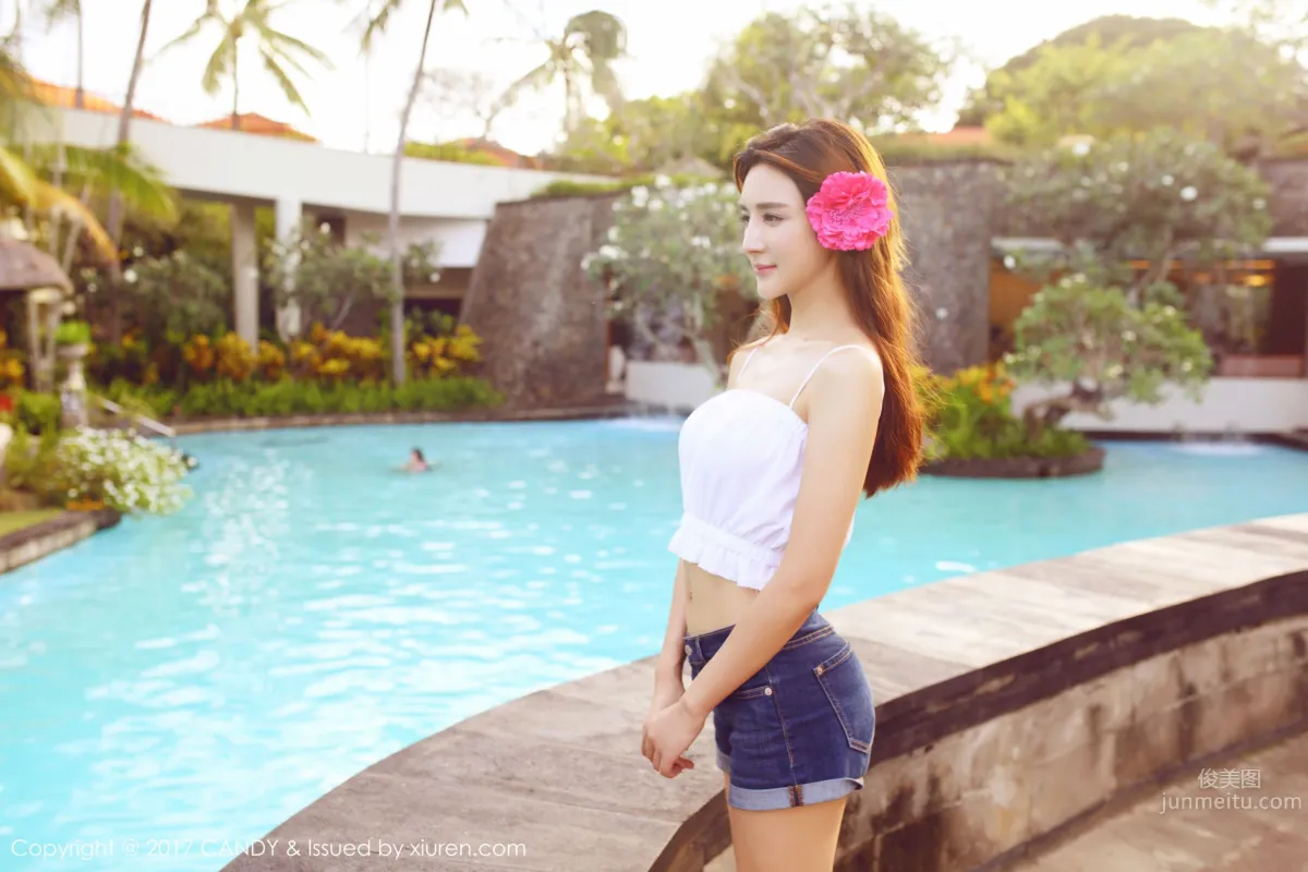 Mixed-Race Model Yi Lina, Lotus Emerging from Water, Refined Beauty photo 11