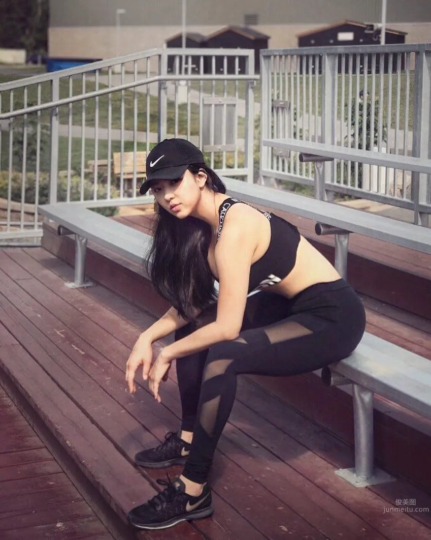 韓國運動妹子Christian 歐美範十足的火爆身材 28
