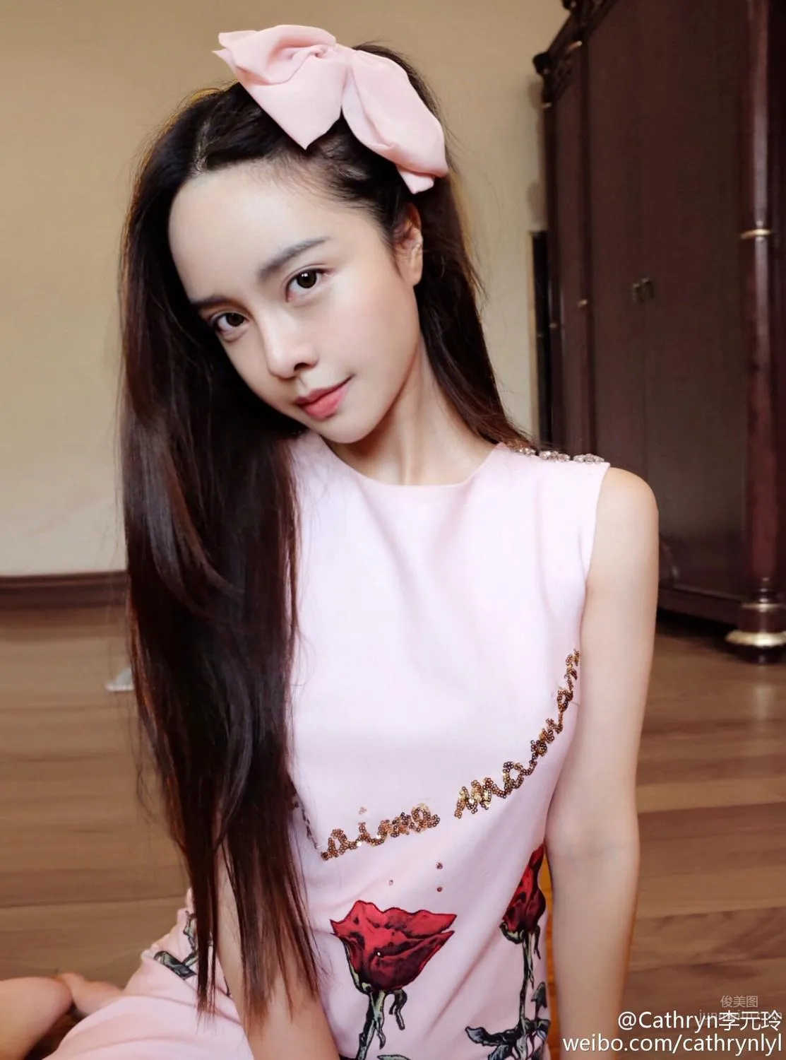 Piano Goddess Cathryn Li, Supermodel Elegance and V-Line Abs photo 44