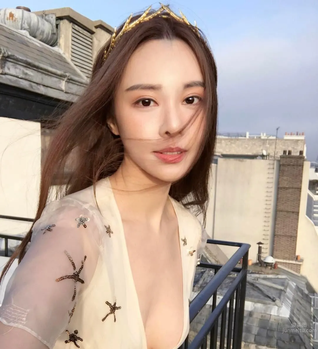 Piano Goddess Cathryn Li, Supermodel Elegance and V-Line Abs photo 16