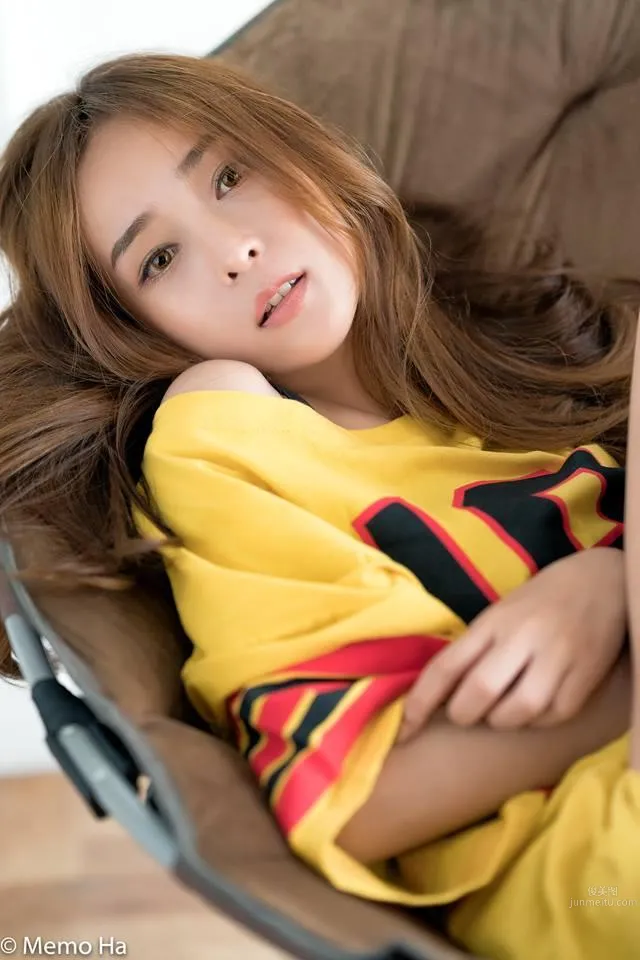 Yoke Oranich - Stunningly Beautiful Thai Girl photo 11