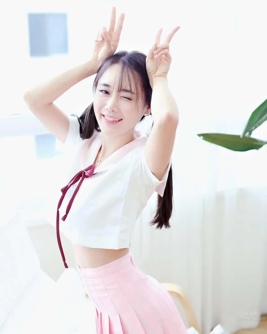 Korean Outdoor Shoot Model Kaendi's S-Curve Figure Draws a Crowd photo 40