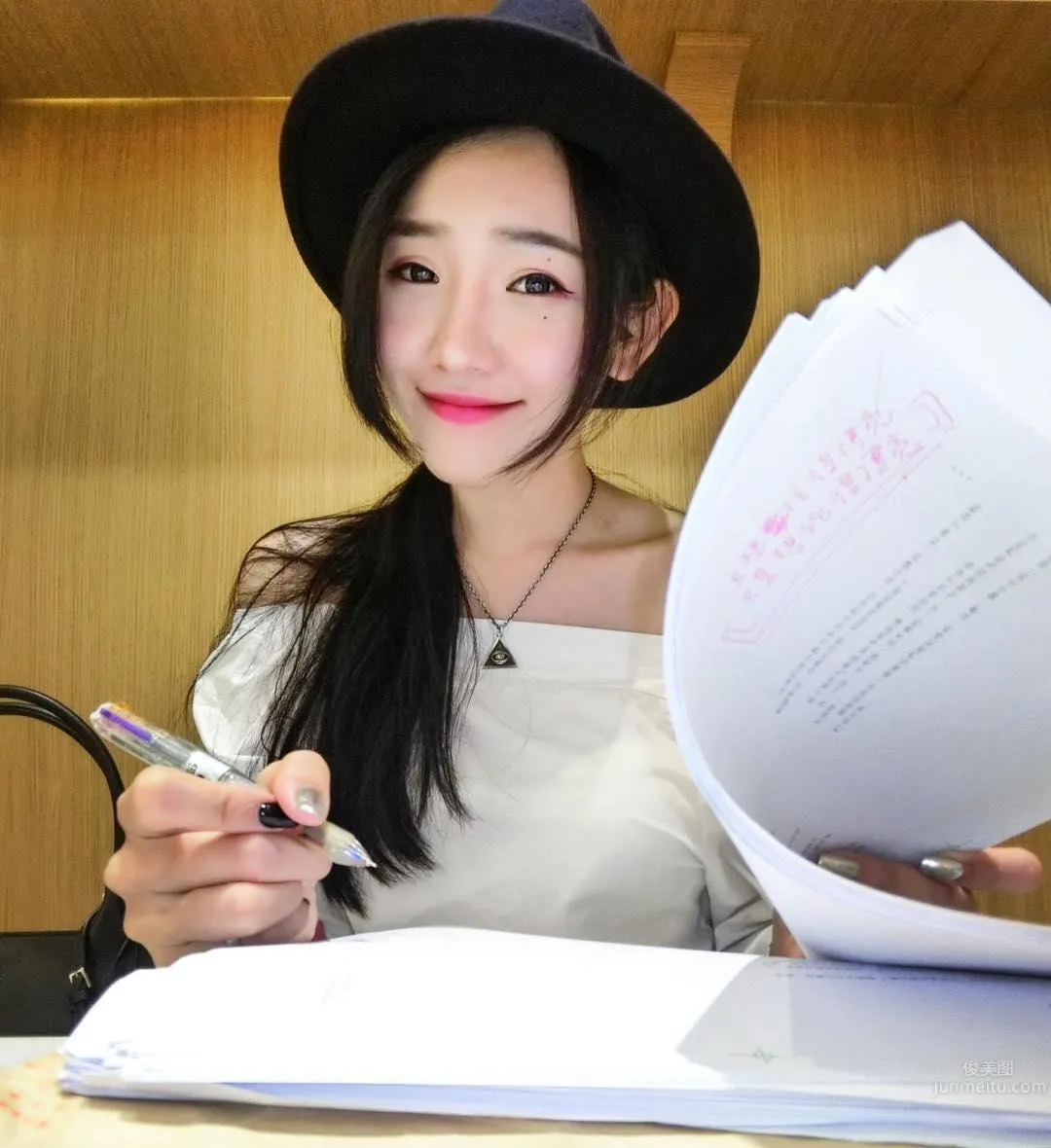 白嫩美女許允樂 可愛私房照太誘人 22