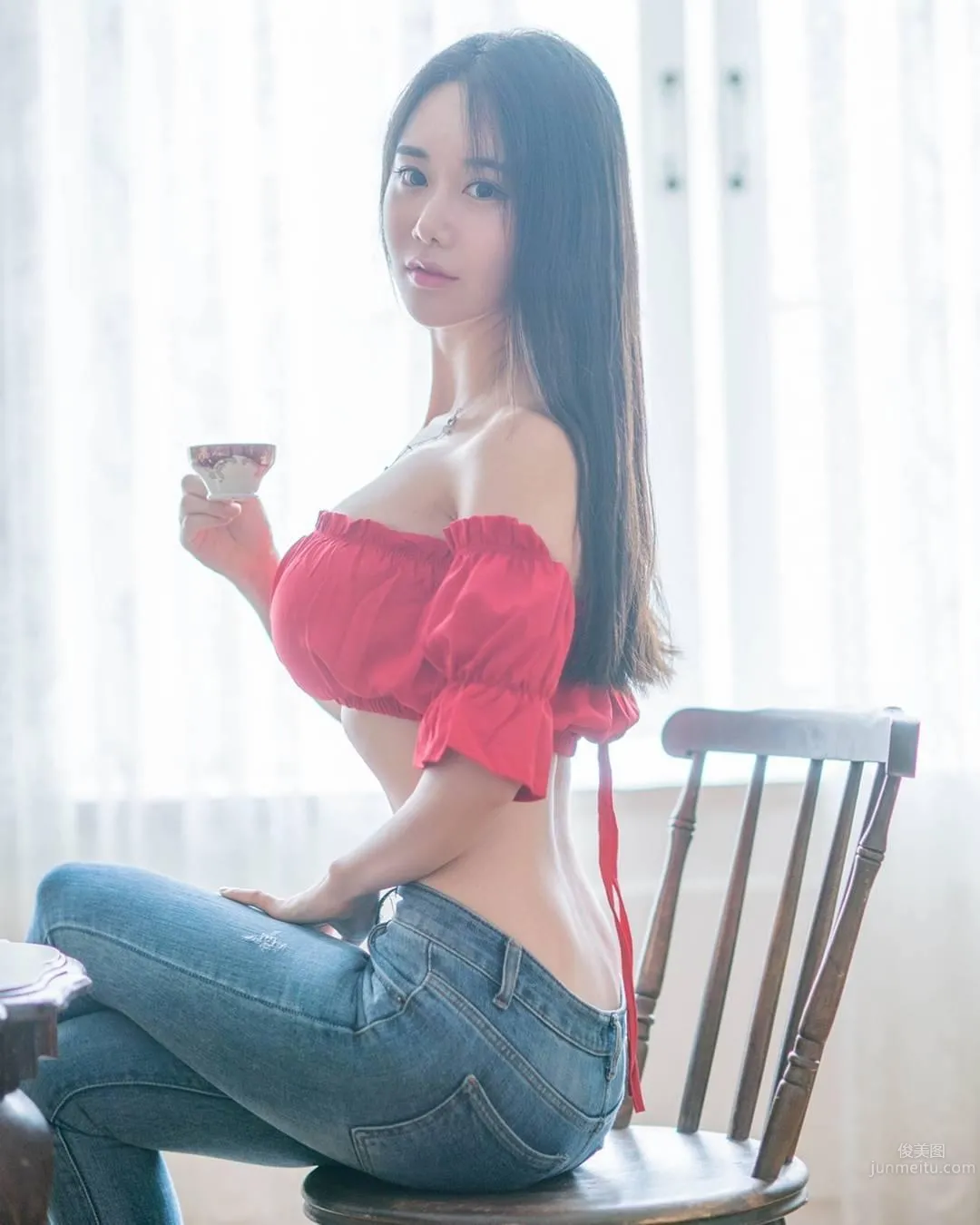 Korean Outdoor Shoot Model Kaendi's S-Curve Figure Draws a Crowd photo 15