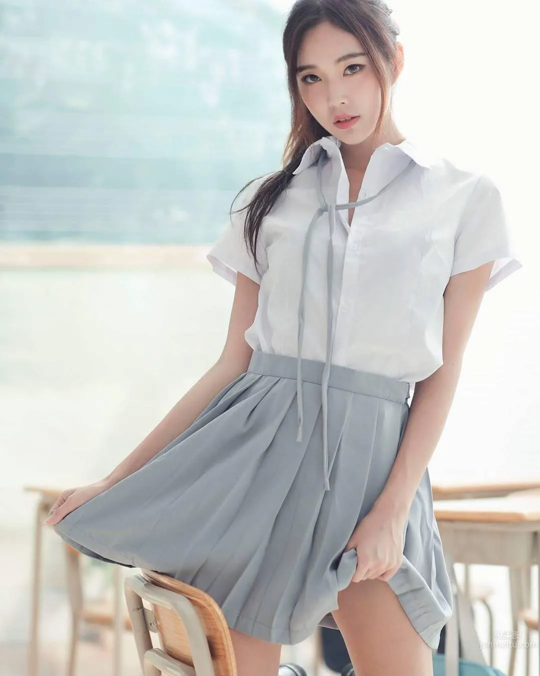 台湾音乐才女黄上晏 骨感系美人四肢纤细_7